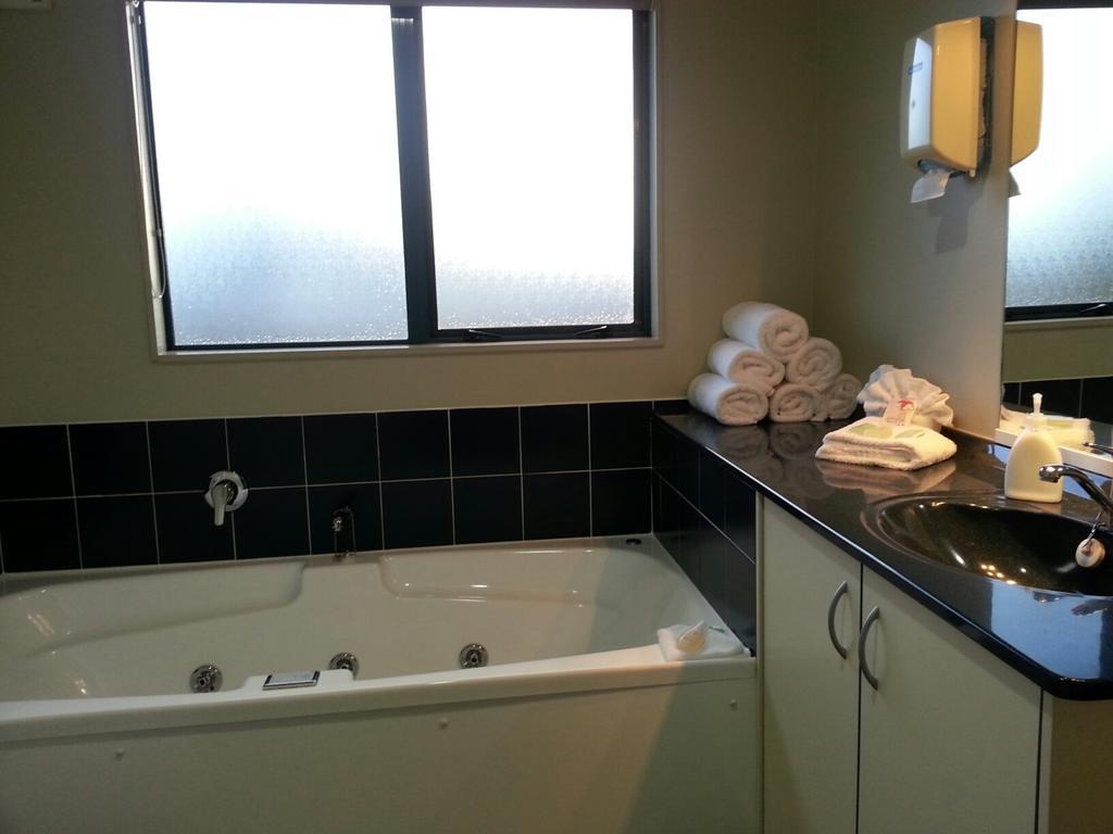 Asure Albert Park Motor Lodge Te Awamutu Dış mekan fotoğraf